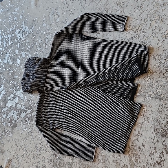 Cabi Fergie Split Knit Cowl Turtleneck Sweater SzM #3167 - Picture 8 of 8